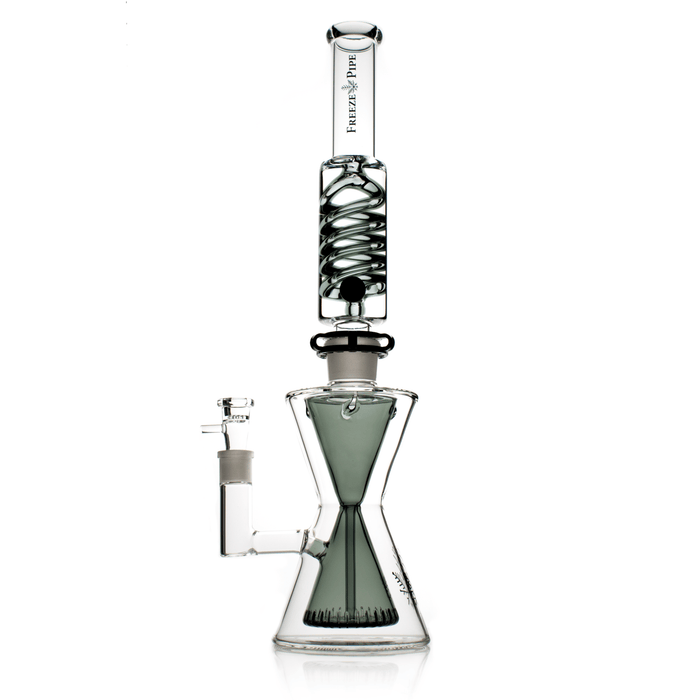 Freeze Pipe Bong Ultimate vs. Calibear 9mm Zong: Which Bong Should You Buy?